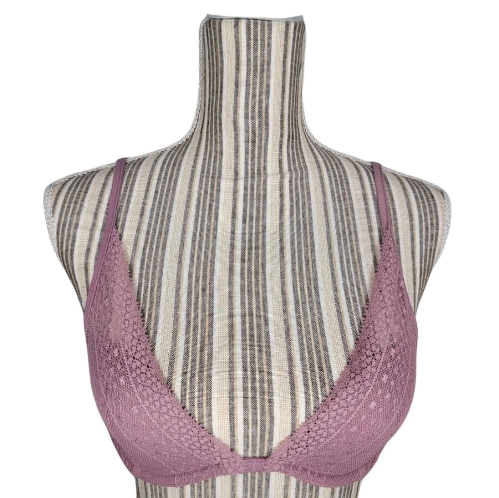 Victoria's Secret Body By Victoria Plunge Underwire Bra